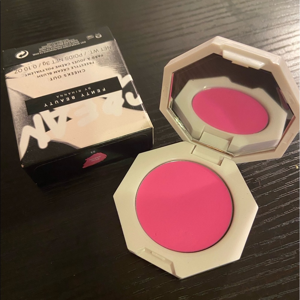 Fenty Beauty Cheeks Out Freestyle Cream Blush